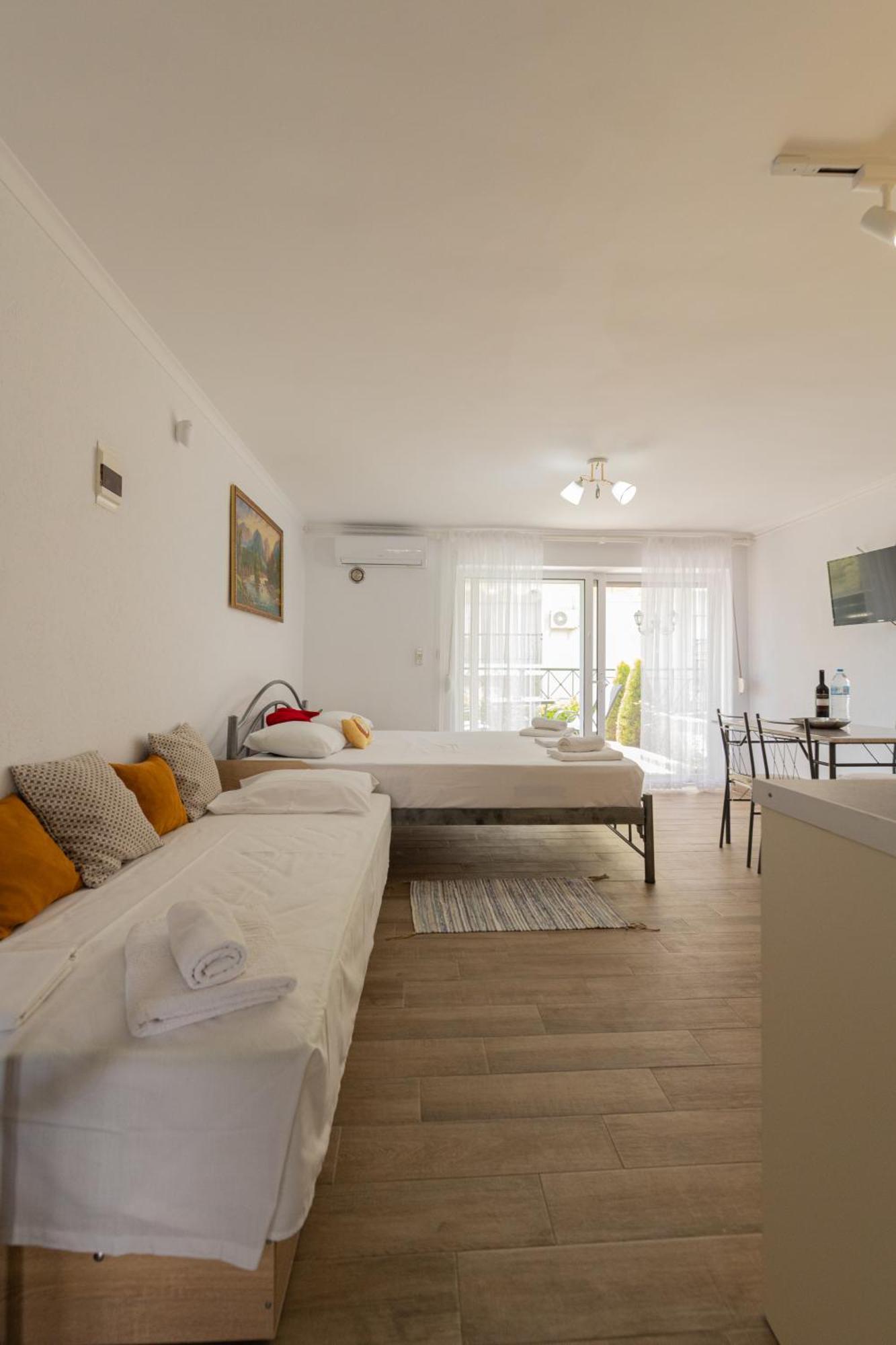 Toli Apartments Kallithea  Exterior photo